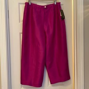 Harv’e Bernard capris, size 14